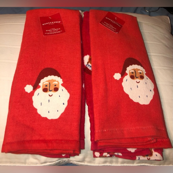 Wonder shop Christmas hand towels NWT - Picture 1 of 3